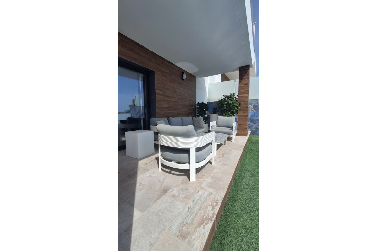 Herverkoop - Vrijstaande Villa - Los Montesinos - Entre Naranjos / Vistabella Golf