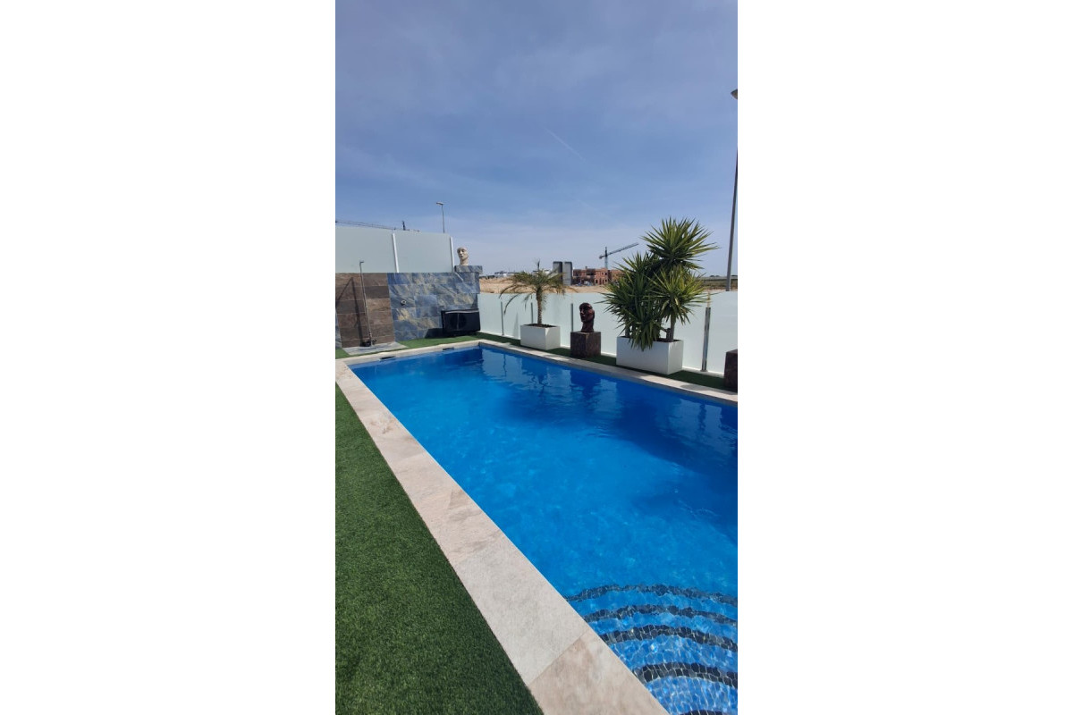 Herverkoop - Vrijstaande Villa - Los Montesinos - Entre Naranjos / Vistabella Golf