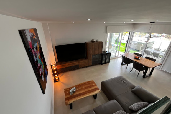 Herverkoop - Vrijstaande Villa - Los Montesinos - Entre Naranjos / Vistabella Golf