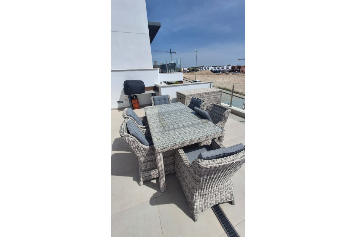 Herverkoop - Vrijstaande Villa - Los Montesinos - Entre Naranjos / Vistabella Golf