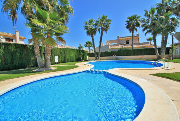 Reventa - Adosado - Villamartin - PAU 8
