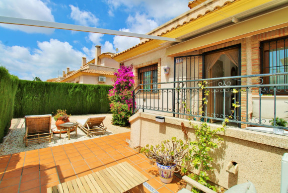 Reventa - Adosado - Villamartin - PAU 8