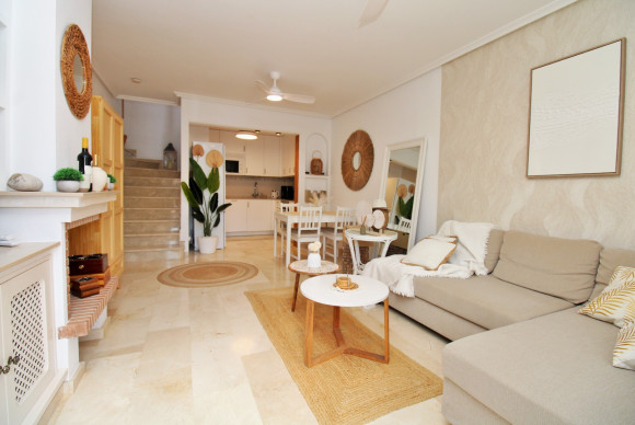 Reventa - Adosado - Villamartin - PAU 8