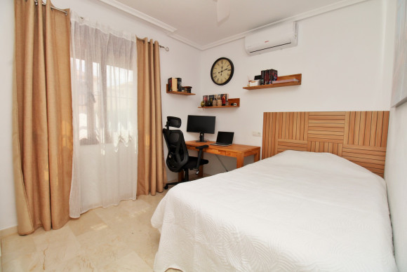 Reventa - Adosado - Villamartin - PAU 8