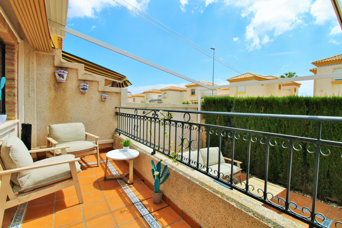 Reventa - Adosado - Villamartin - PAU 8