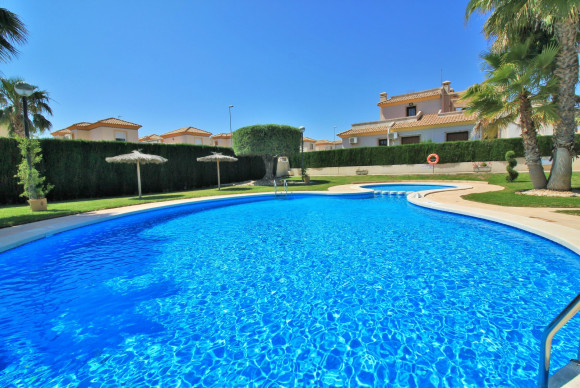Reventa - Adosado - Villamartin - PAU 8