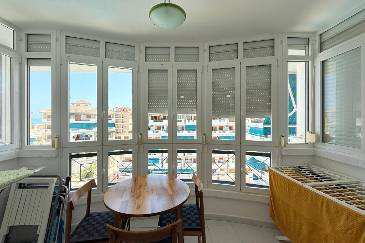 Resale - Apartment  - Torrevieja - Torre La Mata
