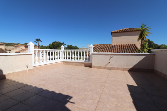 Herverkoop - Vrijstaande Villa - San Miguel de Salinas - Lake View Mansions