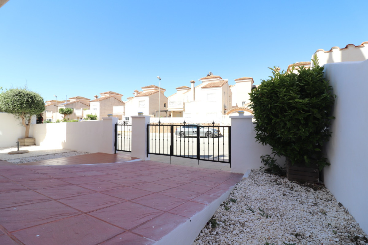 Herverkoop - Vrijstaande Villa - San Miguel de Salinas - Lake View Mansions