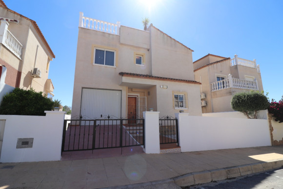 Herverkoop - Vrijstaande Villa - San Miguel de Salinas - Lake View Mansions