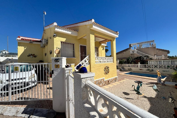 Herverkoop - Vrijstaande Villa - Ciudad Quesada - La Fiesta