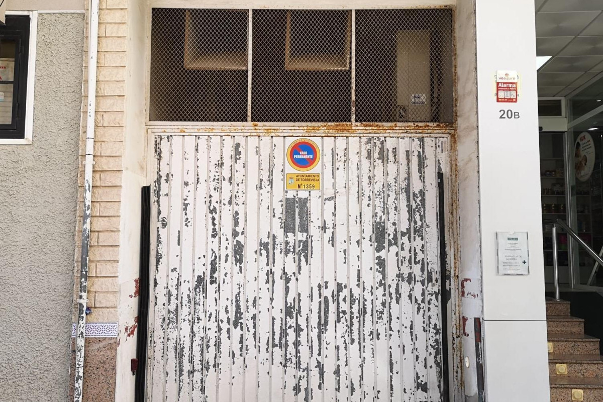 Resale - Garaje - Torrevieja - Centro
