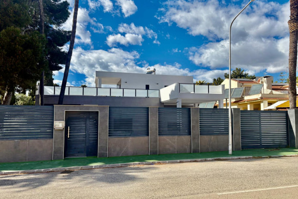 Revente - Chalet Independiente - Orihuela Costa