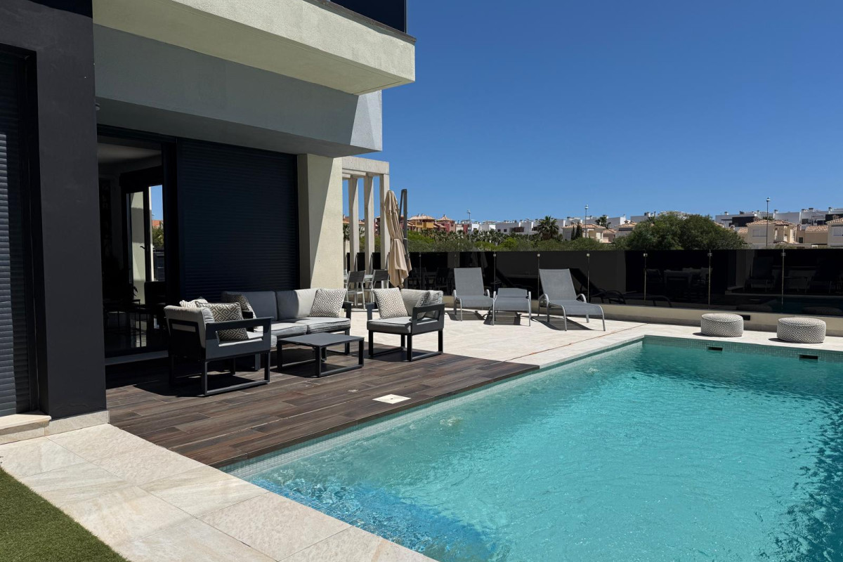 Revente - Villa - Orihuela Costa