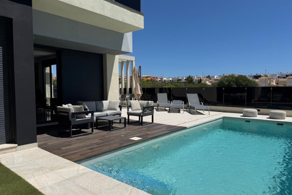 Revente - Villa - Orihuela Costa