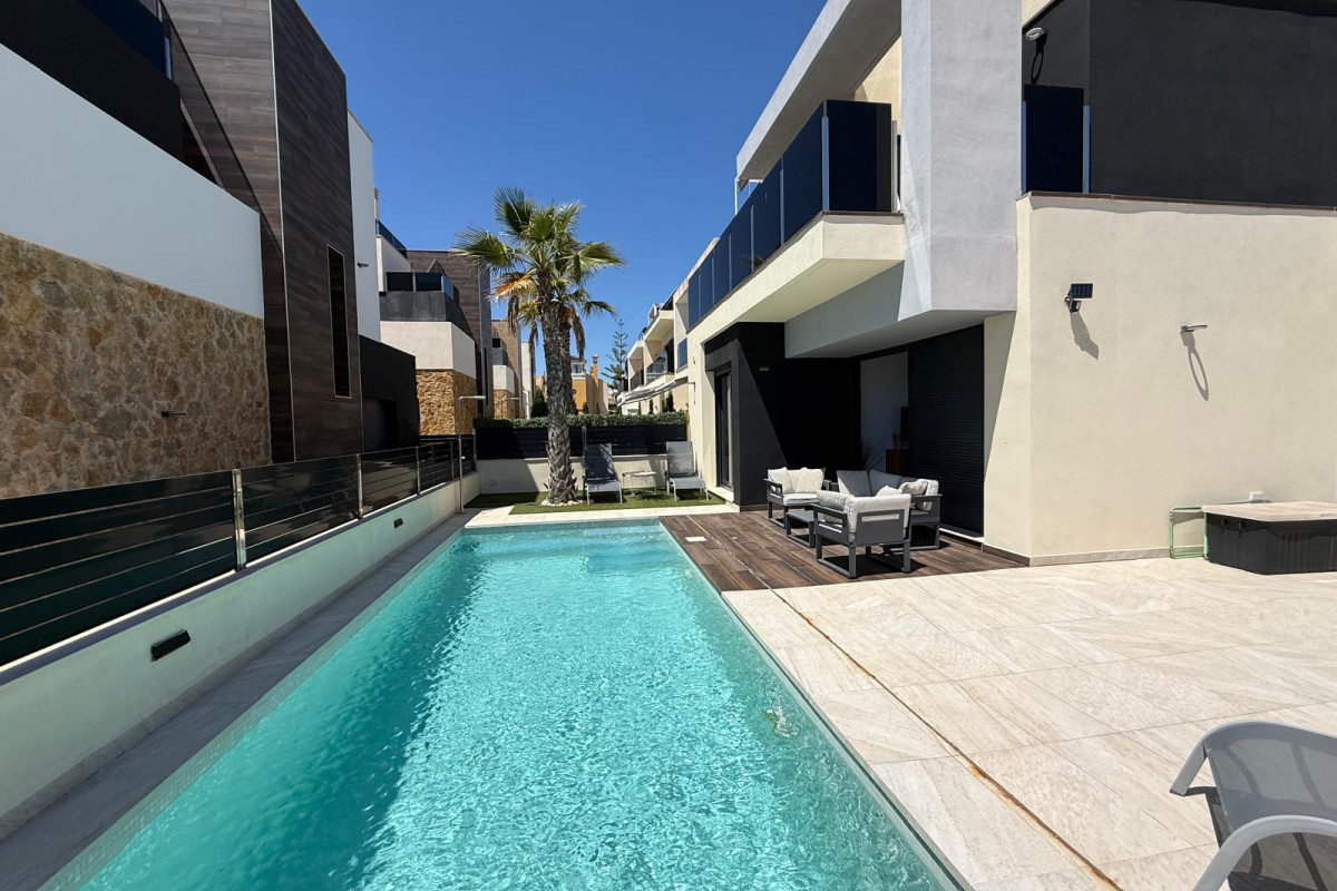 Revente - Villa - Orihuela Costa