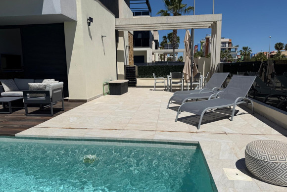 Revente - Villa - Orihuela Costa