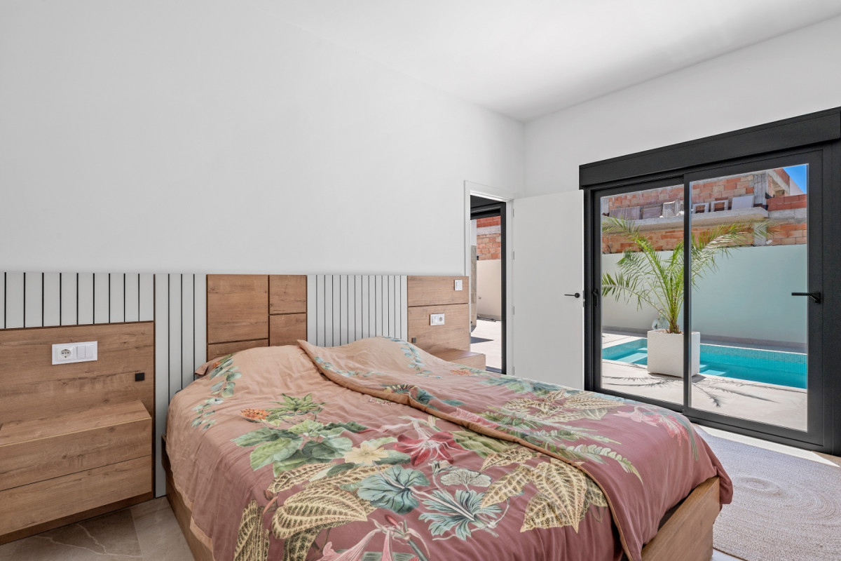 Herverkoop - 6. Detached villa - Daya Nueva - Costa Blanca South