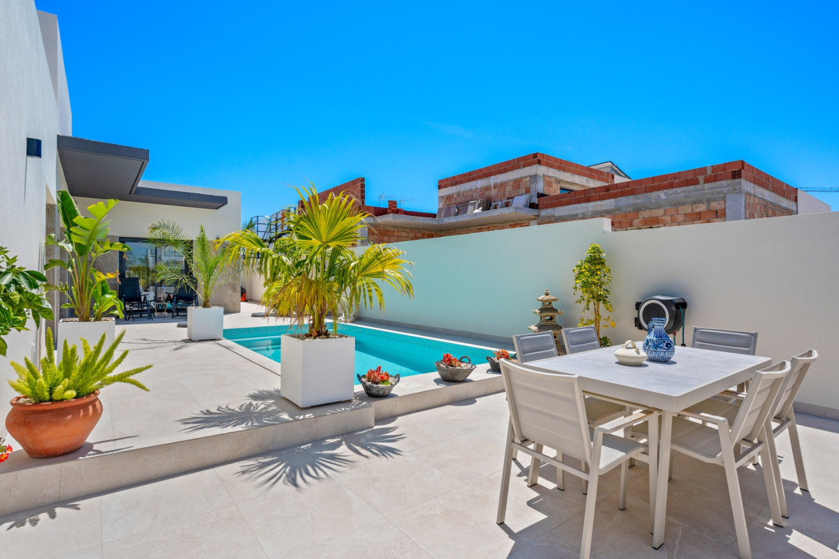 Herverkoop - 6. Detached villa - Daya Nueva - Costa Blanca South