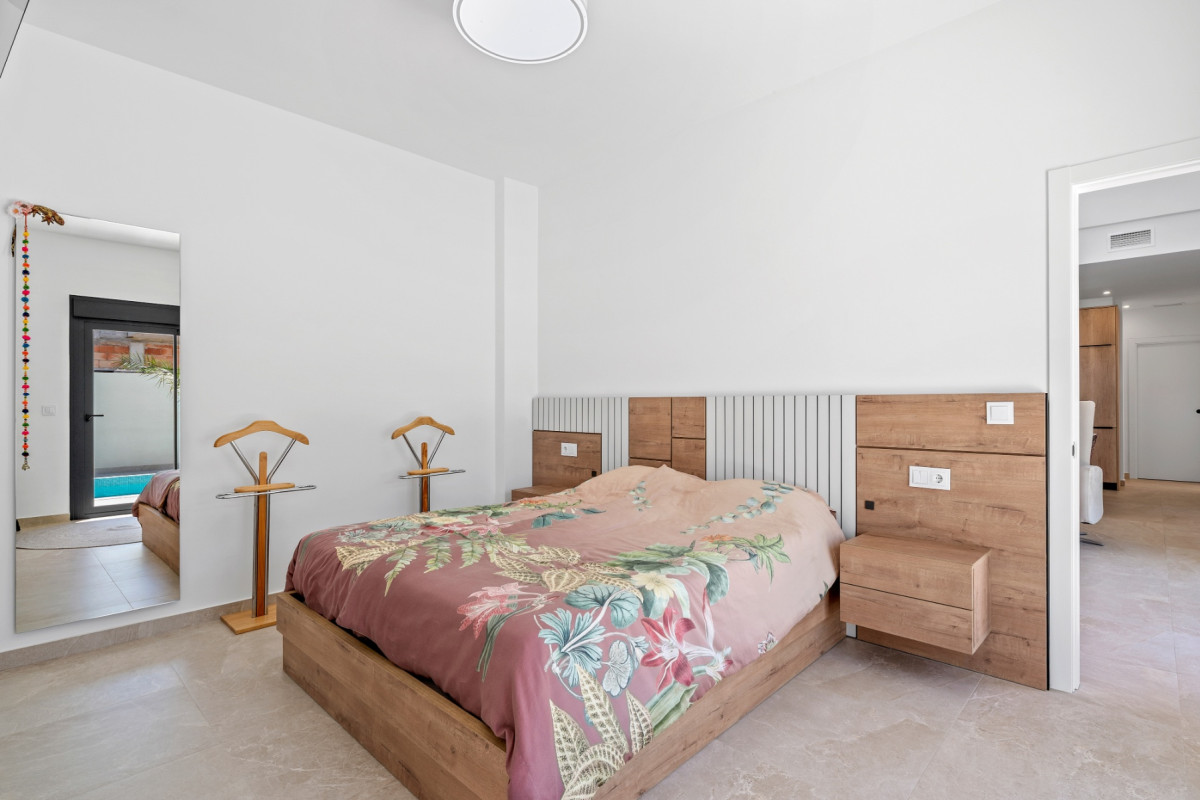 Herverkoop - 6. Detached villa - Daya Nueva - Costa Blanca South