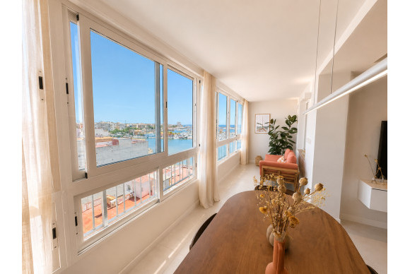 Resale - Apartment  - Torrevieja - Playa del Acequión