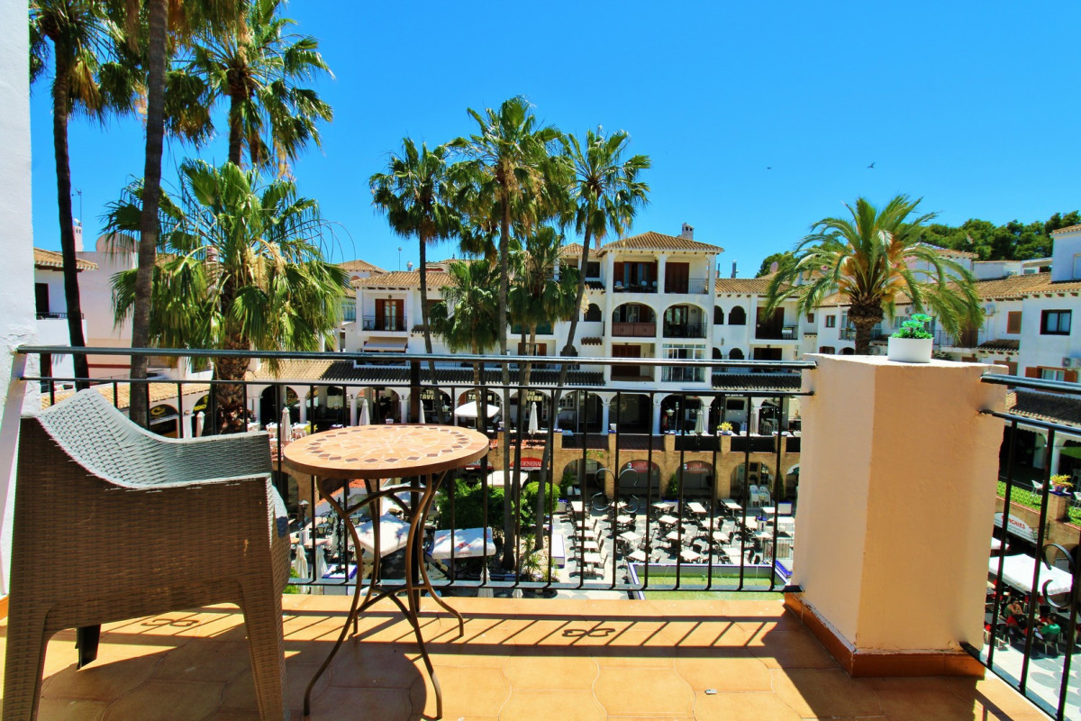 Resale - Apartment  - Villamartin