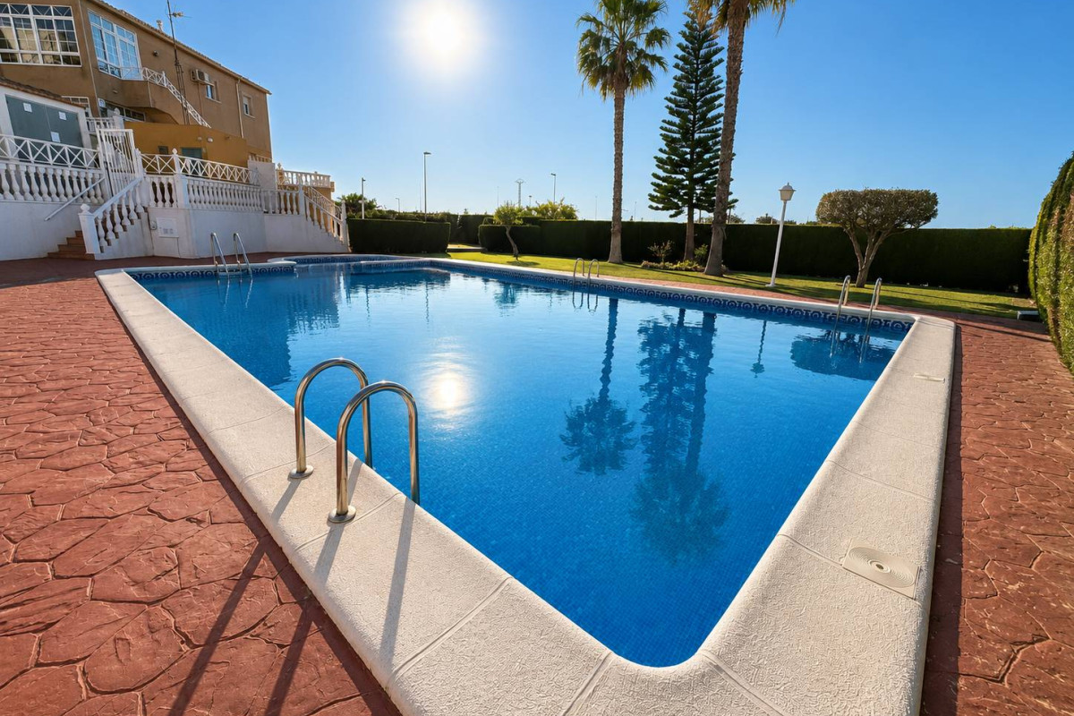 Resale - Bungalow - Torrevieja