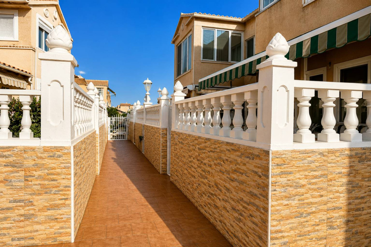 Resale - Bungalow - Torrevieja