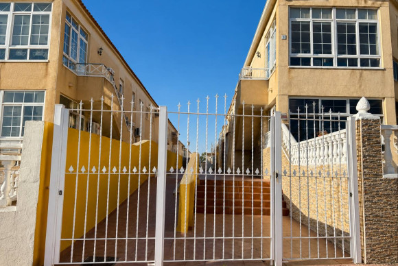 Resale - Bungalow - Torrevieja