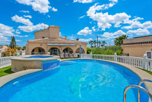 Resale - Finca / Country Property - Catral