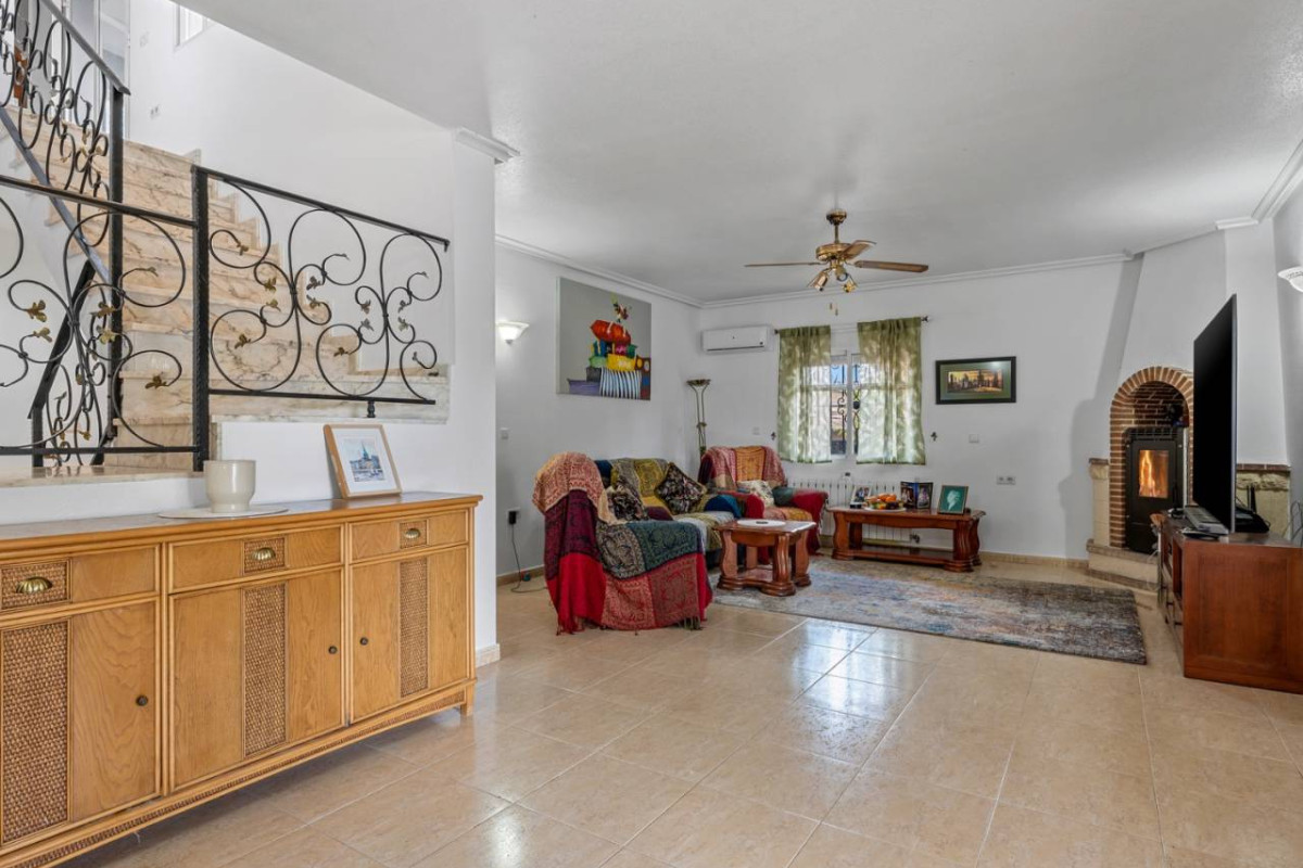 Resale - Finca / Country Property - Catral