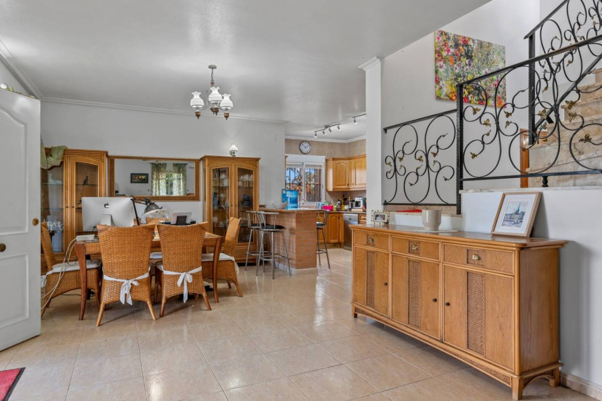 Resale - Finca / Country Property - Catral