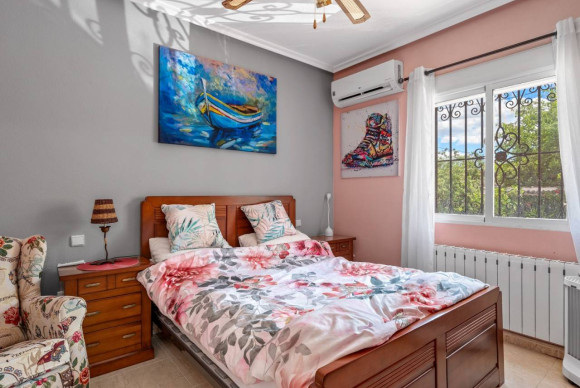 Resale - Finca / Country Property - Catral