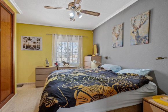 Resale - Finca / Country Property - Catral