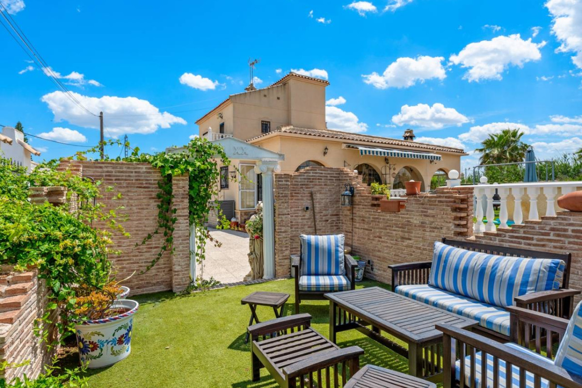 Resale - Finca / Country Property - Catral