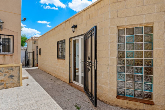 Resale - Finca / Country Property - Catral