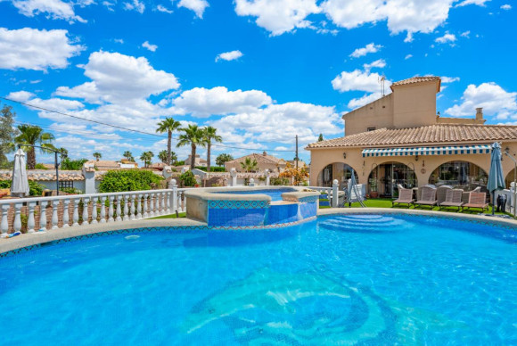 Resale - Finca / Country Property - Catral