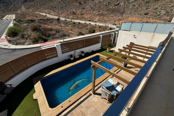 Resale - Detached Villa - Cox - Cox - Country