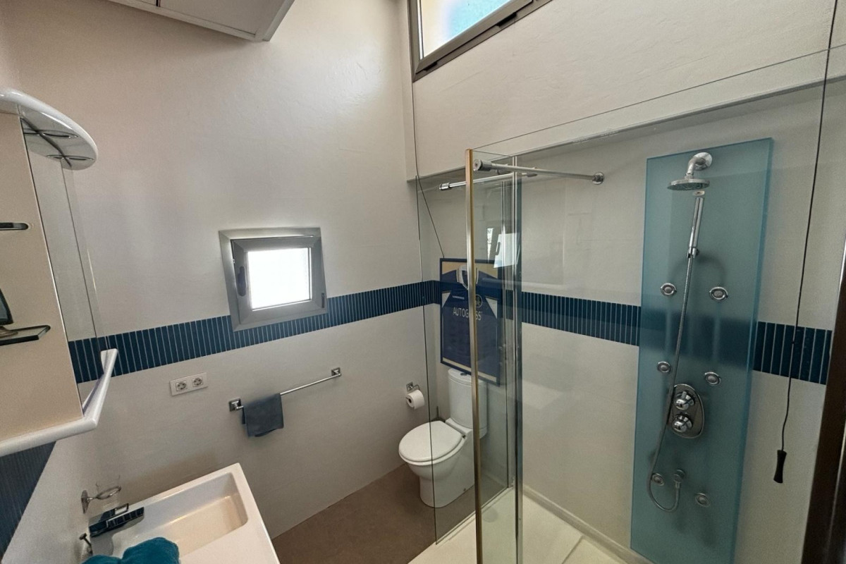 Resale - Detached Villa - Cox - Cox - Country