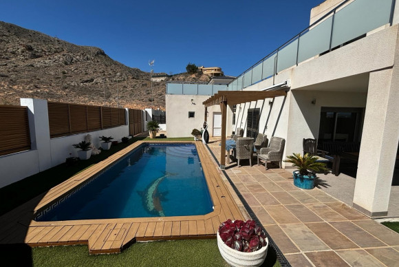 Resale - Detached Villa - Cox - Cox - Country
