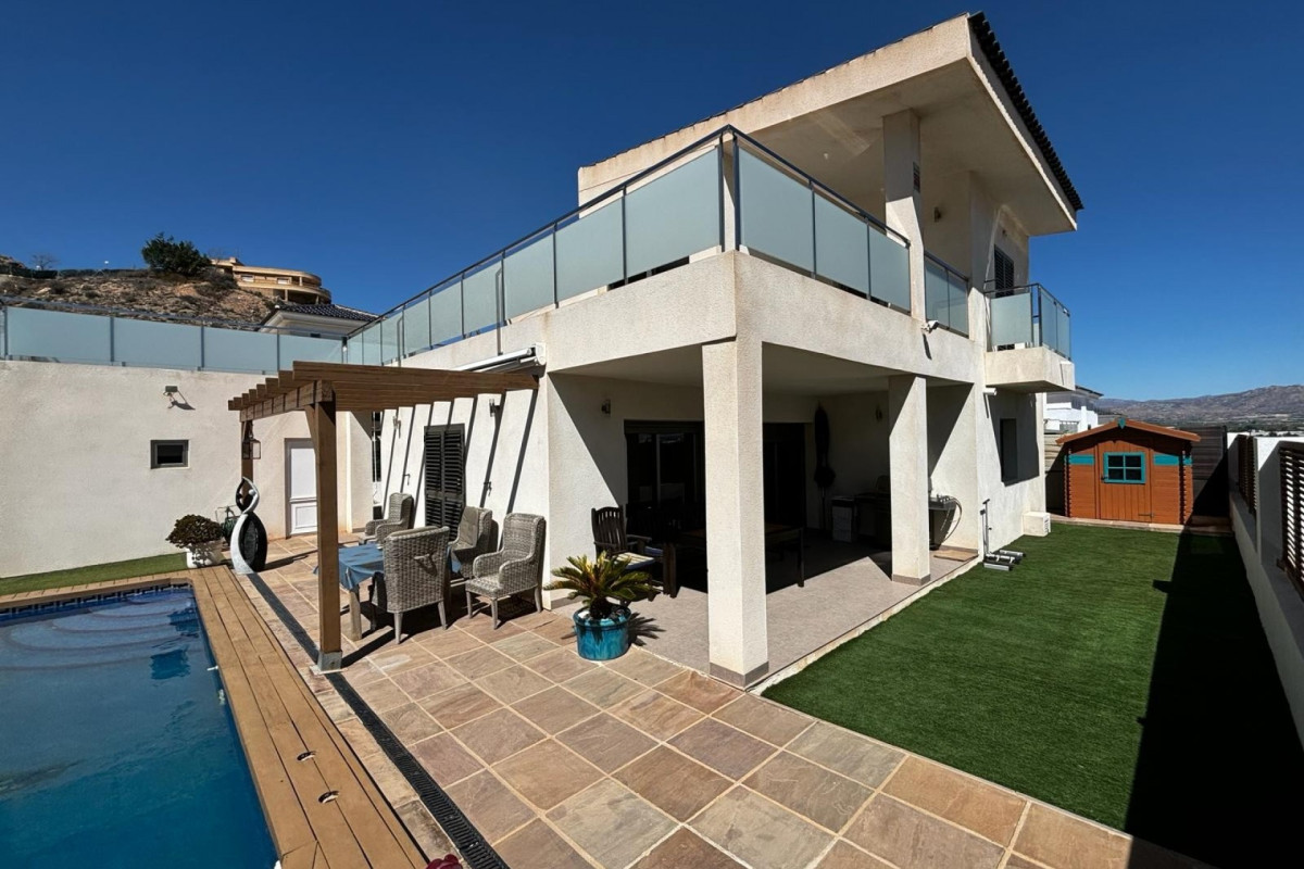 Resale - Detached Villa - Cox - Cox - Country