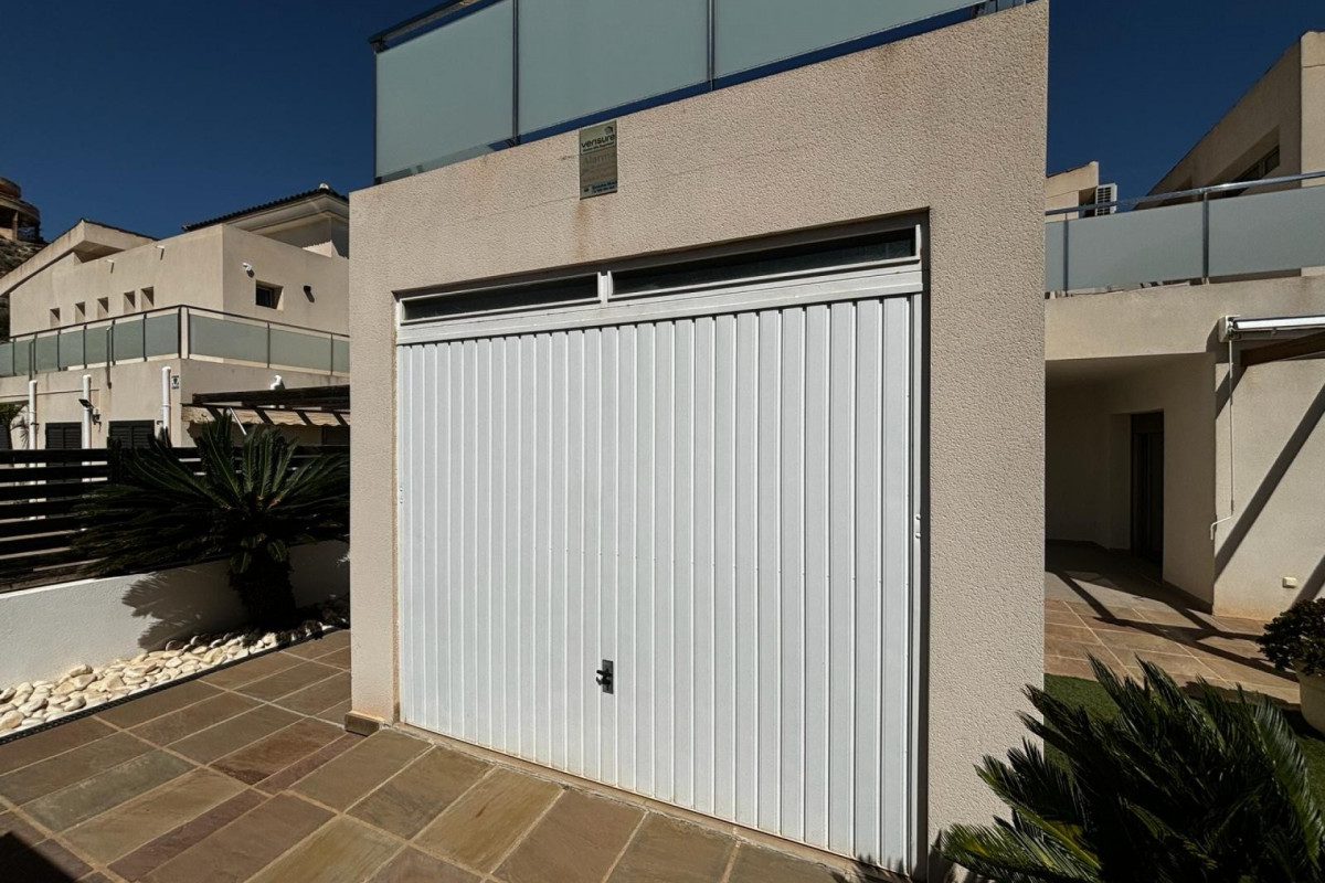 Resale - Detached Villa - Cox - Cox - Country