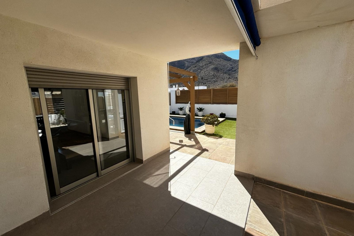 Resale - Detached Villa - Cox - Cox - Country