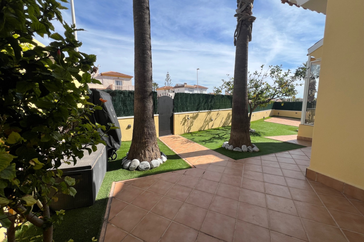 Herverkoop - Villa - Orihuela Costa - Los Dolses