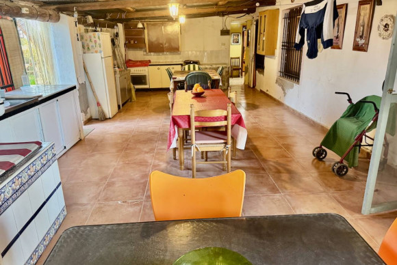 Resale - Finca / Country Property - Guardamar del Segura