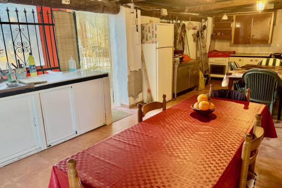 Resale - Finca / Country Property - Guardamar del Segura