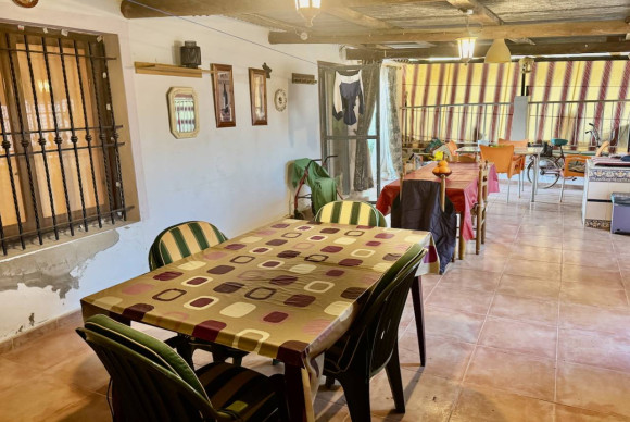 Resale - Finca / Country Property - Guardamar del Segura