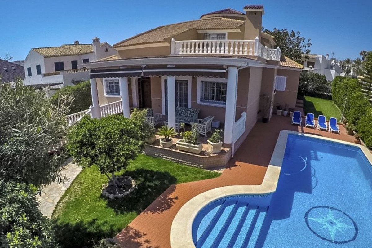 Herverkoop - Villa - Torrevieja - La Mata