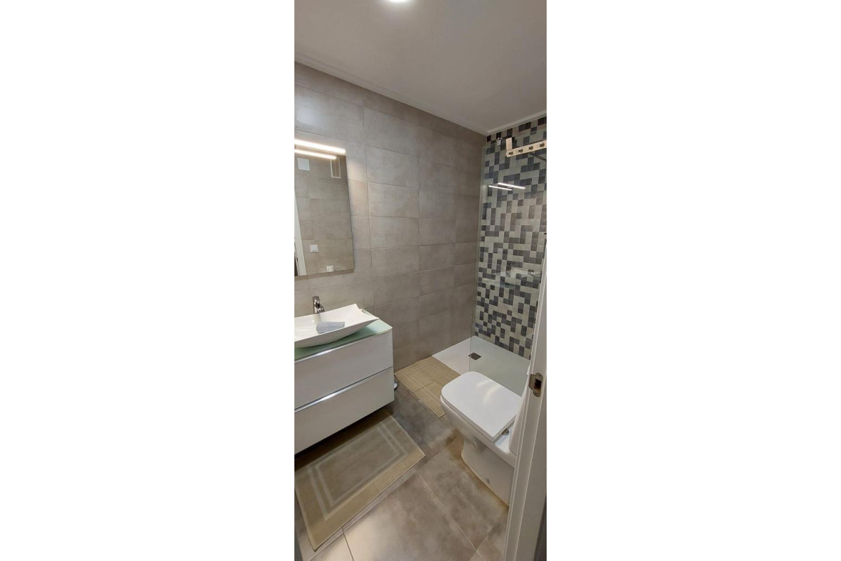 Herverkoop - Appartement  - Torrevieja - Playa del Acequión