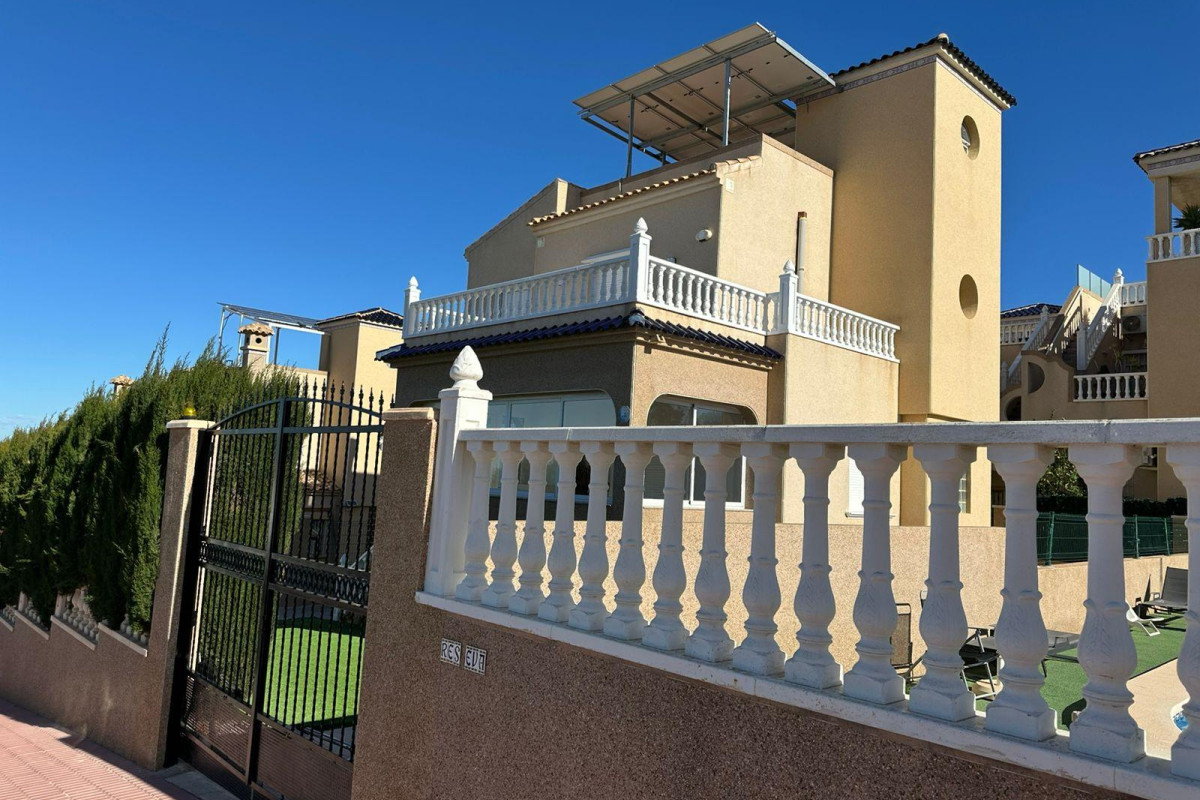 Revente - House - Torrevieja - VILLAMARTIN